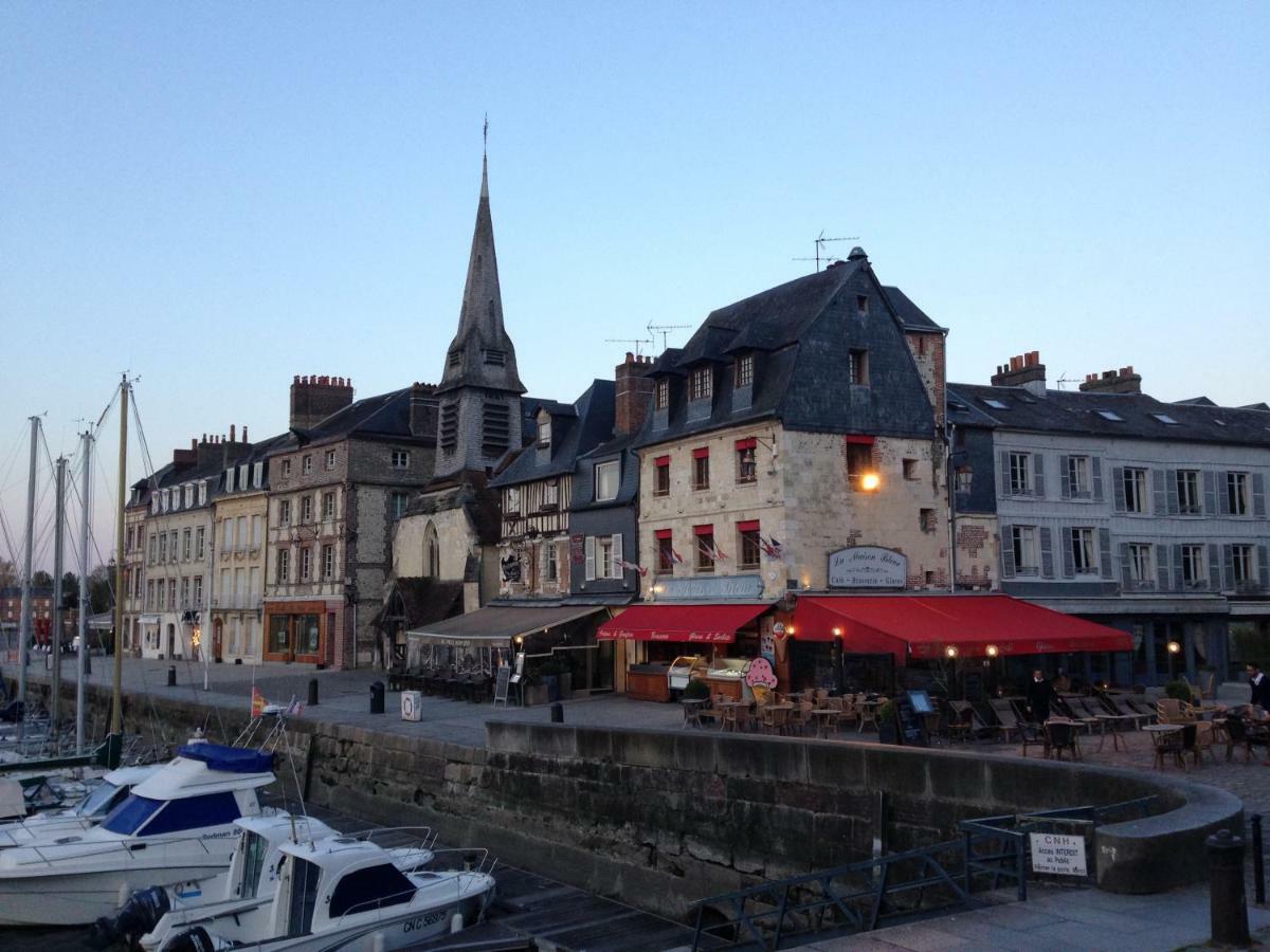 Apartament Un Petit Nid A Honfleur Zewnętrze zdjęcie